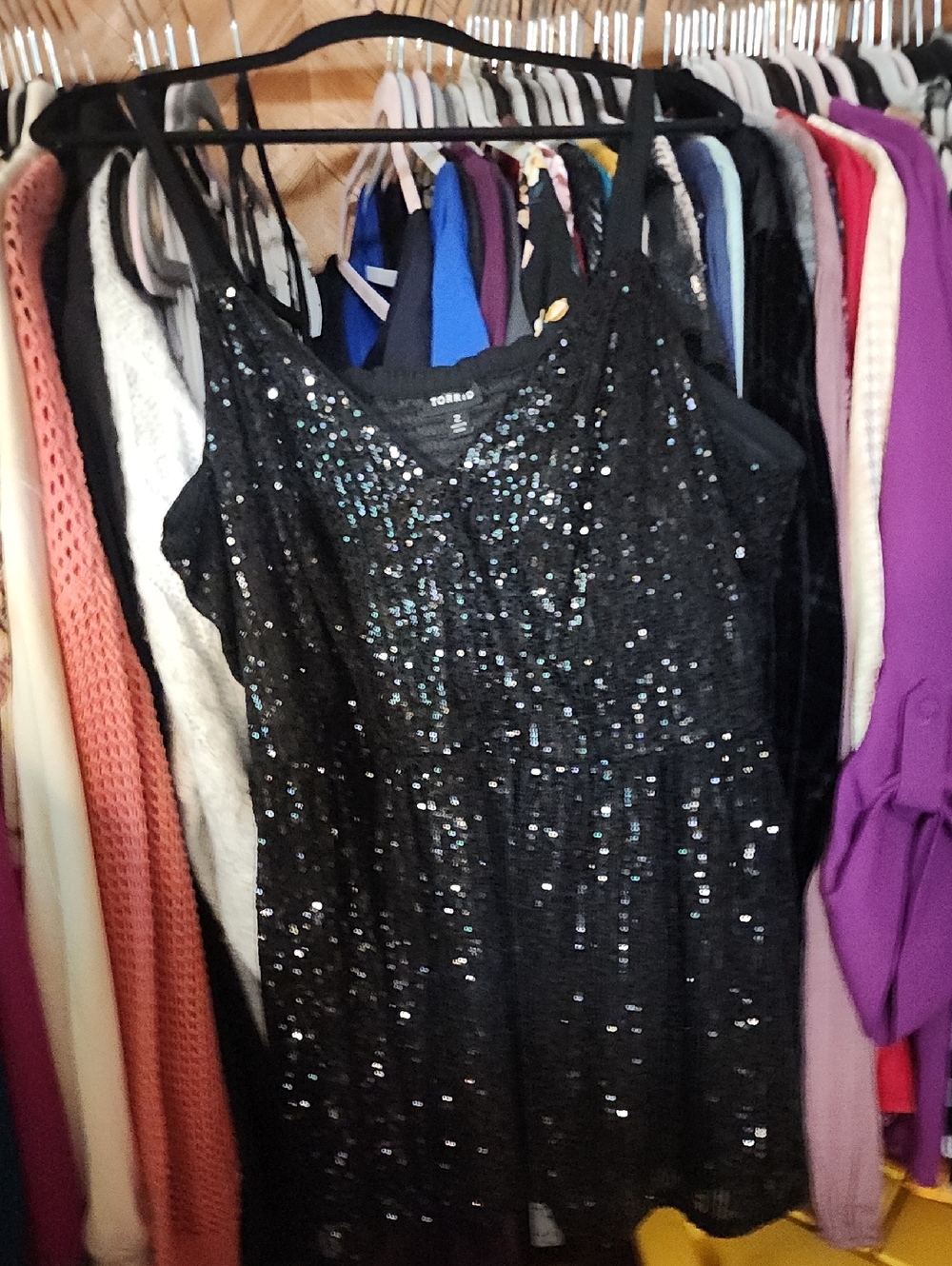 Sequin tank